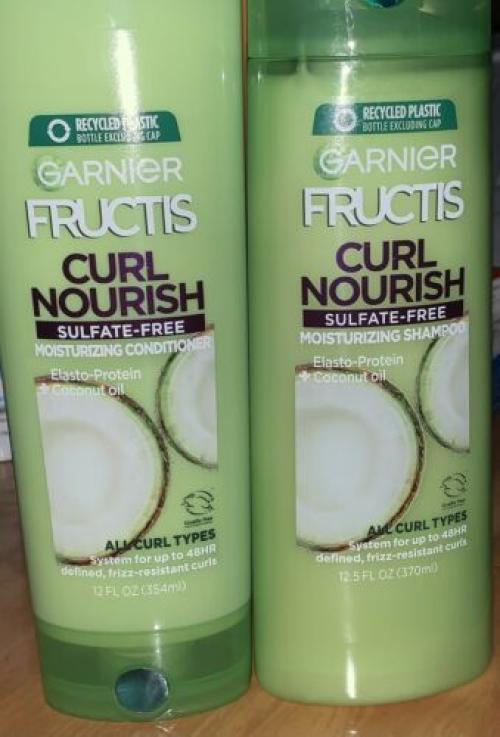 Set of Garnier Fructis Curl Nourish Shampoo And Conditioner